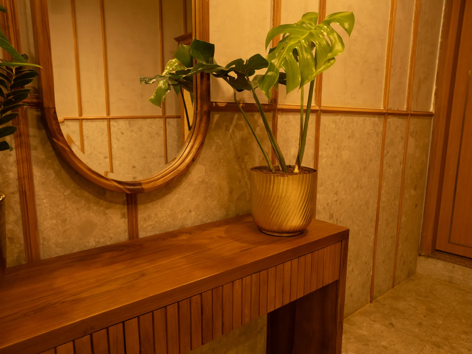 Wooden console with arched mirror and planter — Chalukya Samrat